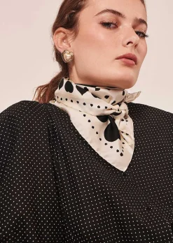 Foulard Estee En Soie Ecru Avec Coeurs A Pois Noirs*TARA JARMON Discount